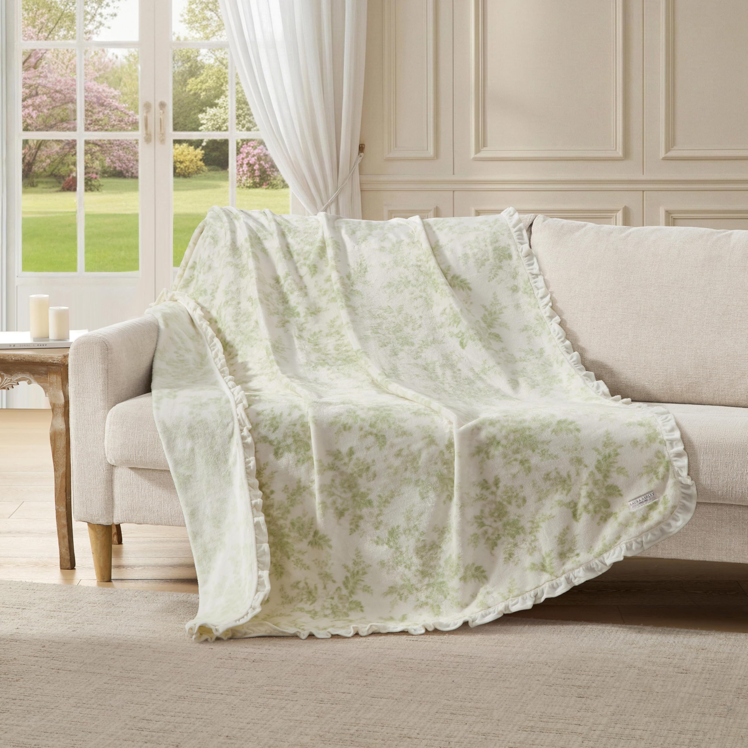Laura Ashley  ピロケース　50×70センチ Laura Ashley - Plush Throw Blanket, 50x70, Soft and Warm with a